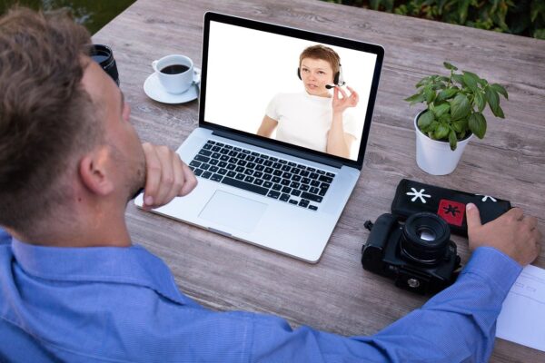 Psychoterapia online – dlaczego warto skorzystać z tej formy pomocy